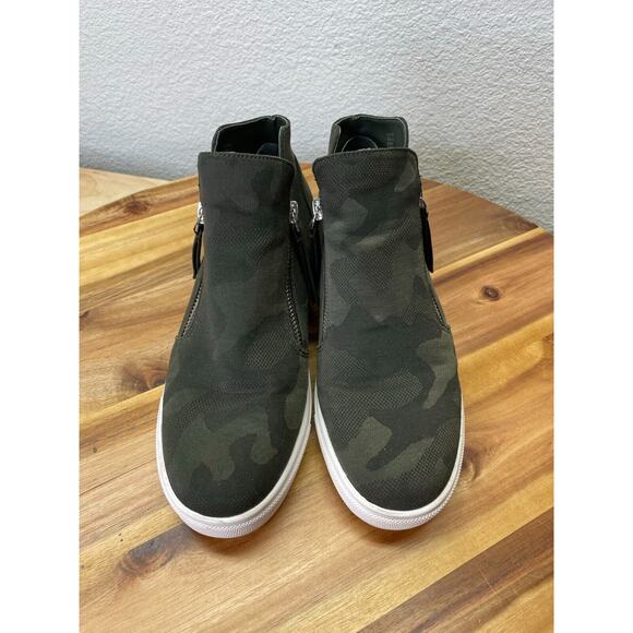 Steve Madden Shoes Womens 8.5M Caliber Black Upper White Sole Flat Camo Two Tone - Picture 2 of 11